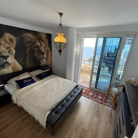 Teuta- Luxury Penthouse 200m2 Σαράντα
