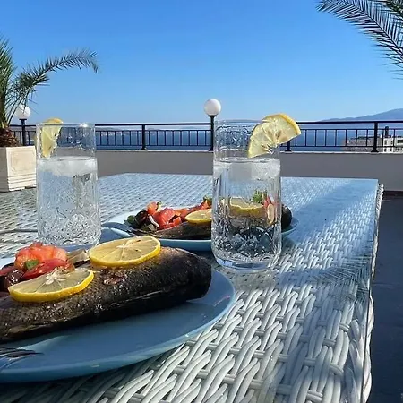 Teuta- Luxury Penthouse 200m2 Apartment Sarande