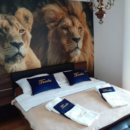 Teuta- Luxury Penthouse 200m2 ساراندا
