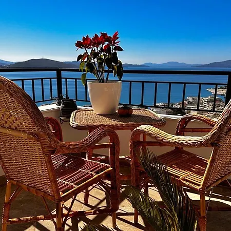 Teuta- Luxury Penthouse 200m2 Apartment Sarande